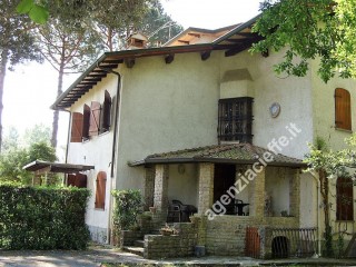 Bifamiliare in vendita a Marina di Massa