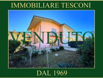 Bifamiliare in vendita a Marina di Pietrasanta