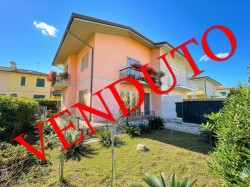 villetta-bifamiliare-in-vendita-a-marina-di-pietrasanta