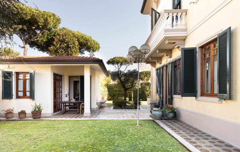 Villa singola in vendita a Camaiore