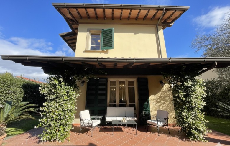 Villa singola in affitto a Pietrasanta