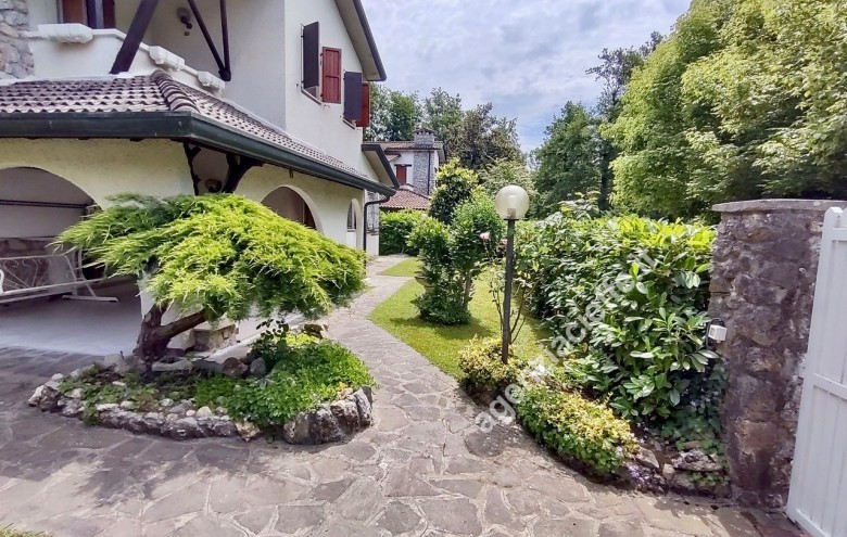 Villa singola in vendita a Montignoso