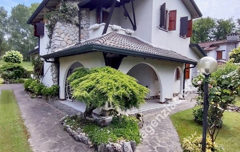 Villa singola in vendita a Montignoso