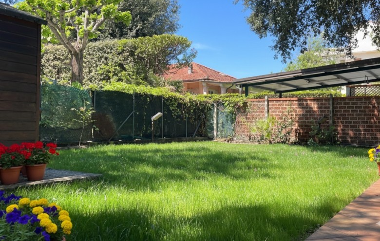 Villa singola in affitto a Pietrasanta