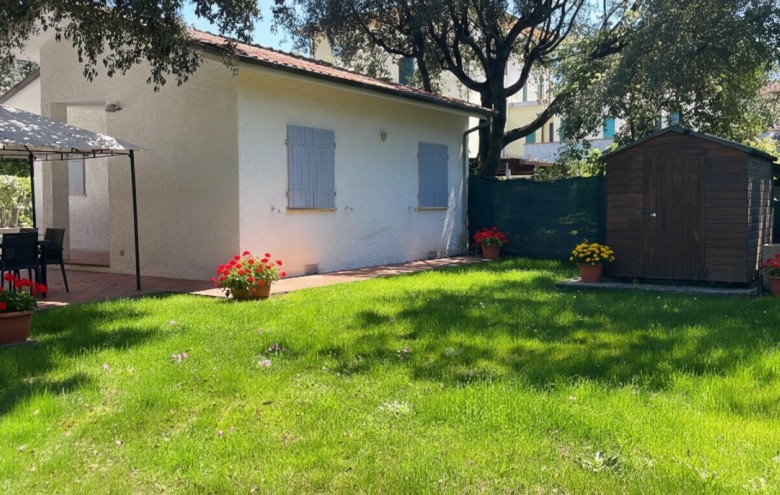 Villa singola in affitto a Pietrasanta