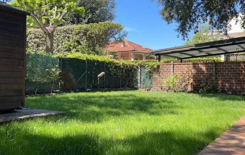 Villa singola in affitto a Pietrasanta