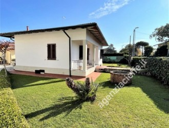 Villa singola in vendita a Marina di Massa