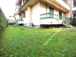 massa-centro-in-zona-residenziale-villetta-in-trifamiliare-ben-rifinita-con-ingres