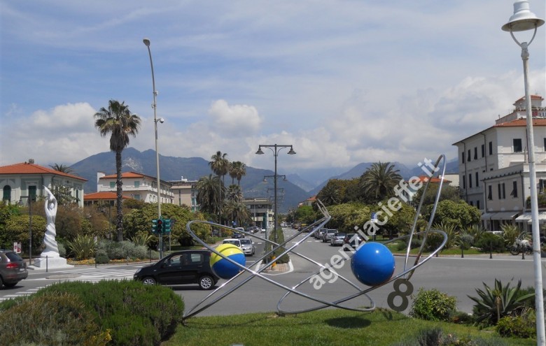 Fondo Commerciale in vendita a Massa