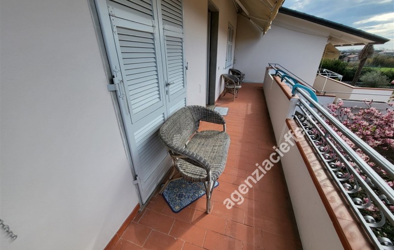 Bifamiliare in vendita a Massa