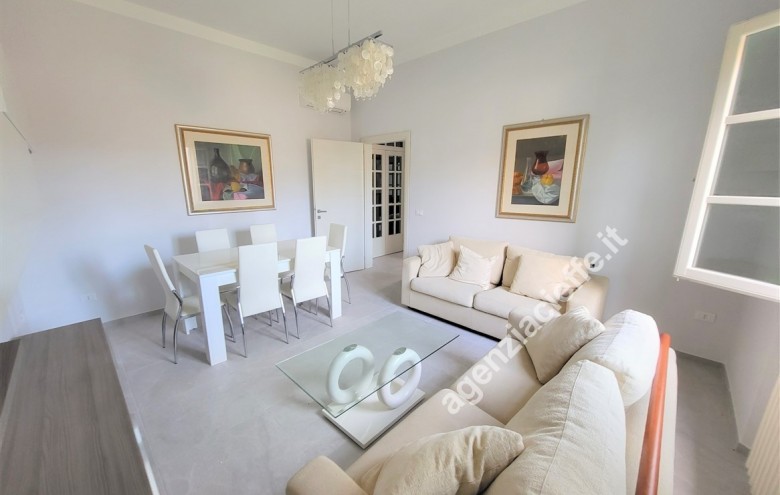 Bifamiliare in vendita a Massa