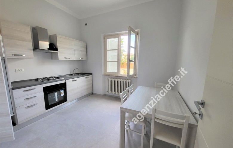 Bifamiliare in vendita a Massa