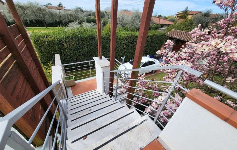 Bifamiliare in vendita a Massa