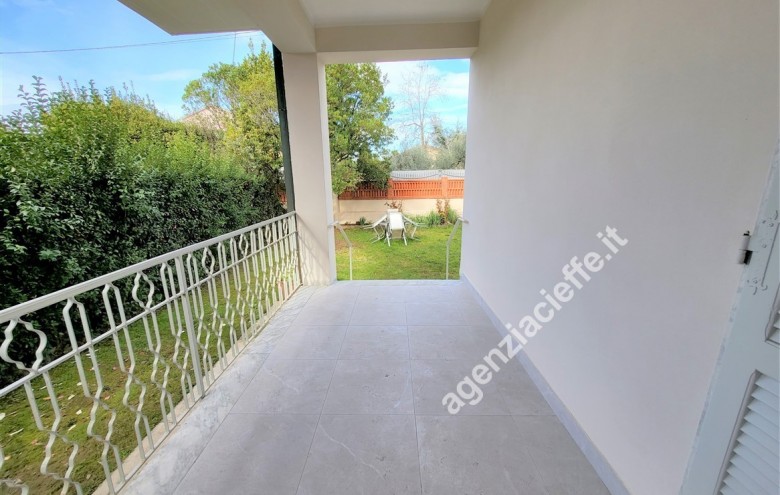 Bifamiliare in vendita a Massa