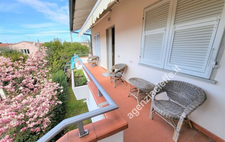 Bifamiliare in vendita a Massa