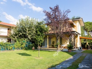 Villa singola in vendita a Marina di Massa