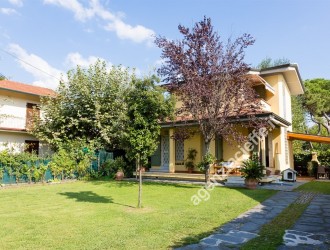 Villa singola in vendita a Marina di Massa