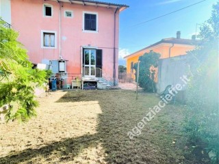 Bifamiliare in vendita a Marina di Massa