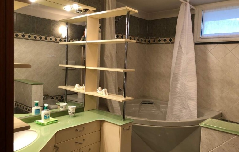 Bifamiliare in affitto a Pietrasanta