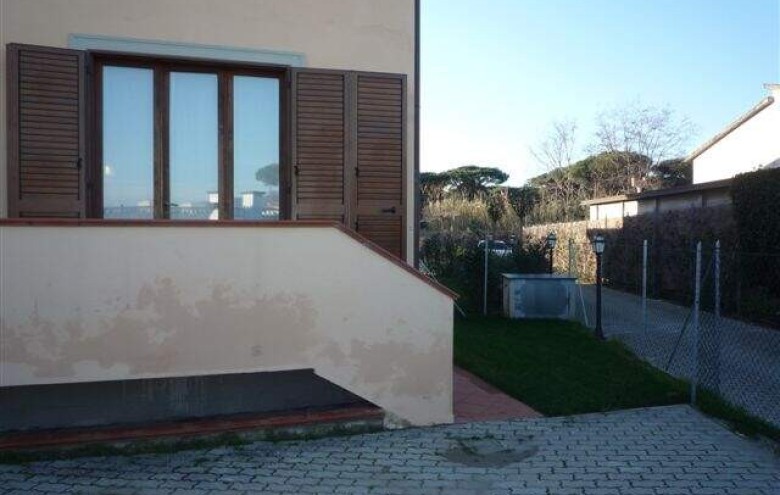 Bifamiliare in affitto a Pietrasanta