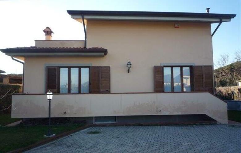 Bifamiliare in affitto a Pietrasanta