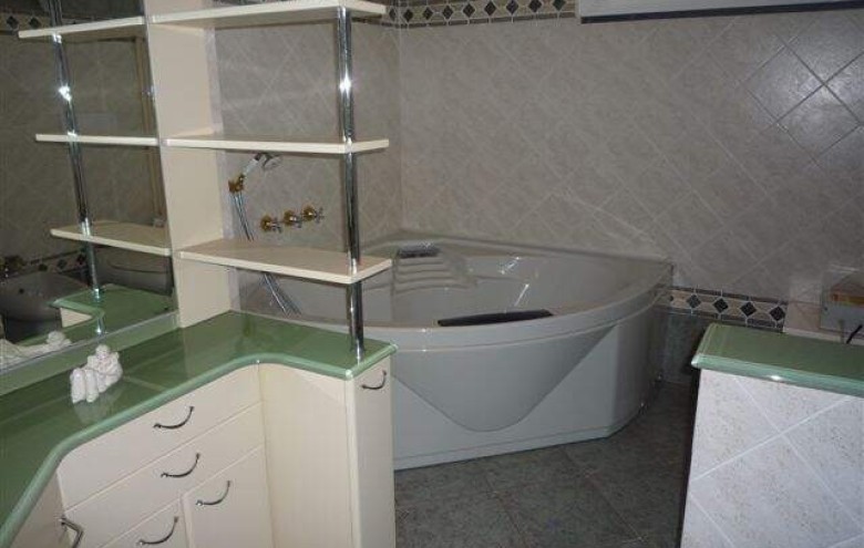 Bifamiliare in affitto a Pietrasanta