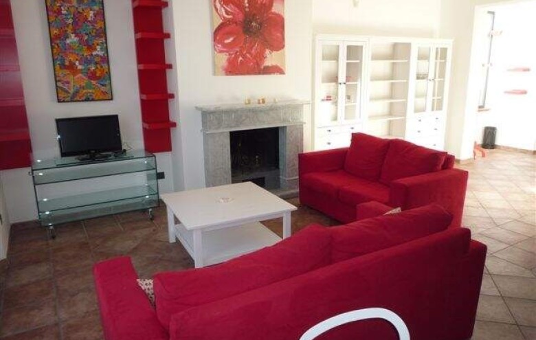 Bifamiliare in affitto a Pietrasanta