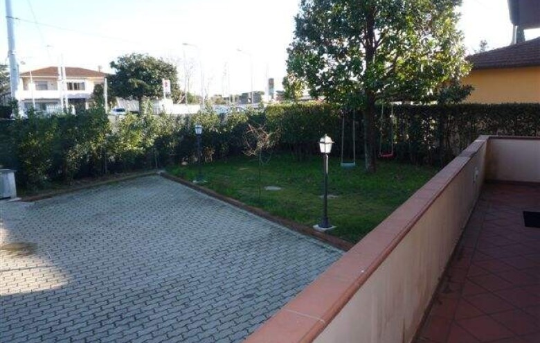 Bifamiliare in affitto a Pietrasanta