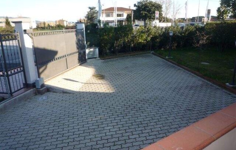 Bifamiliare in affitto a Pietrasanta