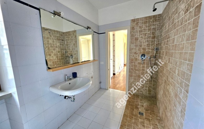 Bifamiliare in vendita a Massa