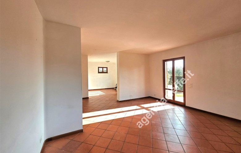 Bifamiliare in vendita a Massa