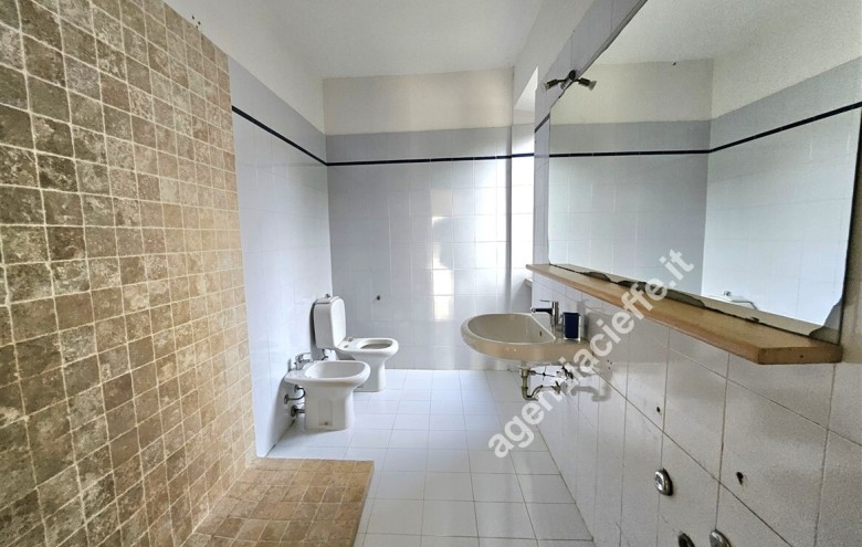 Bifamiliare in vendita a Massa