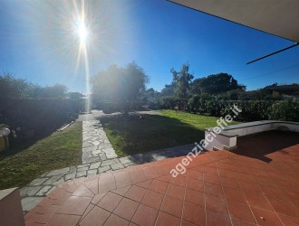 Bifamiliare in vendita a Massa