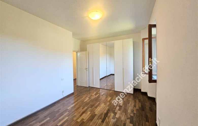 Bifamiliare in vendita a Massa