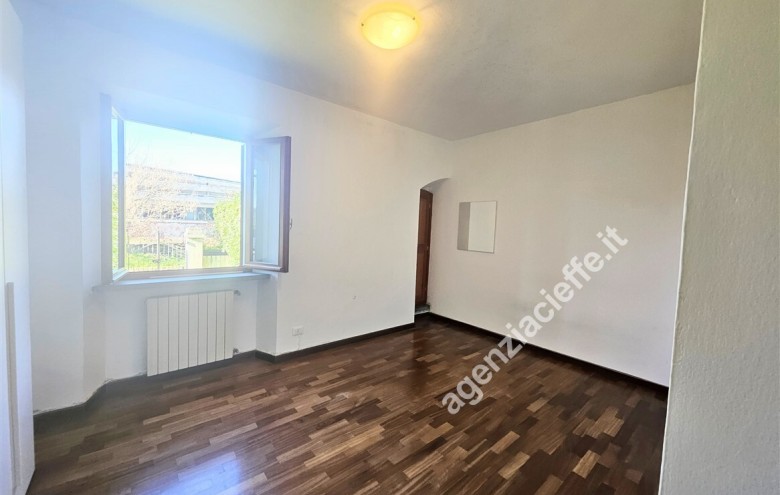 Bifamiliare in vendita a Massa