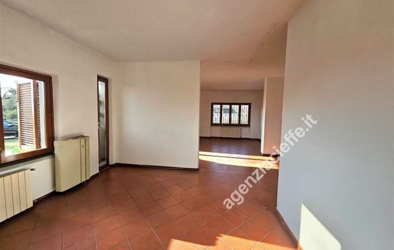 Bifamiliare in vendita a Massa