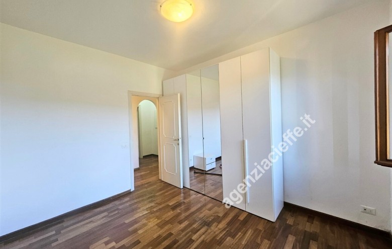 Bifamiliare in vendita a Massa