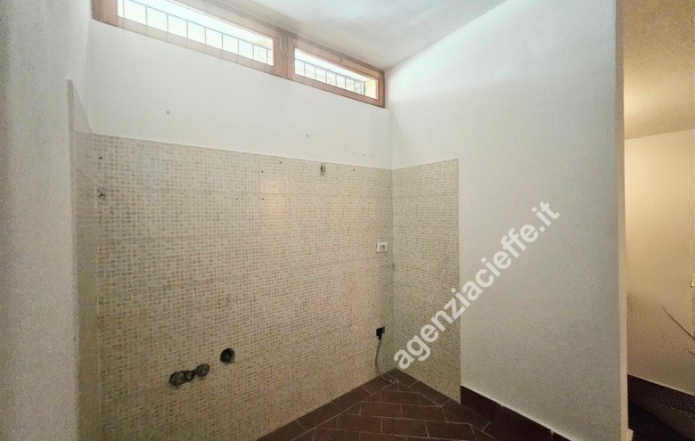 Bifamiliare in vendita a Massa