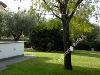 Bifamiliare in vendita a Massa