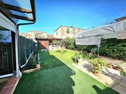 massa-zona-viale-della-stazione-e-nelle-vicinanze-del-centro-splendida-villetta-a-sc