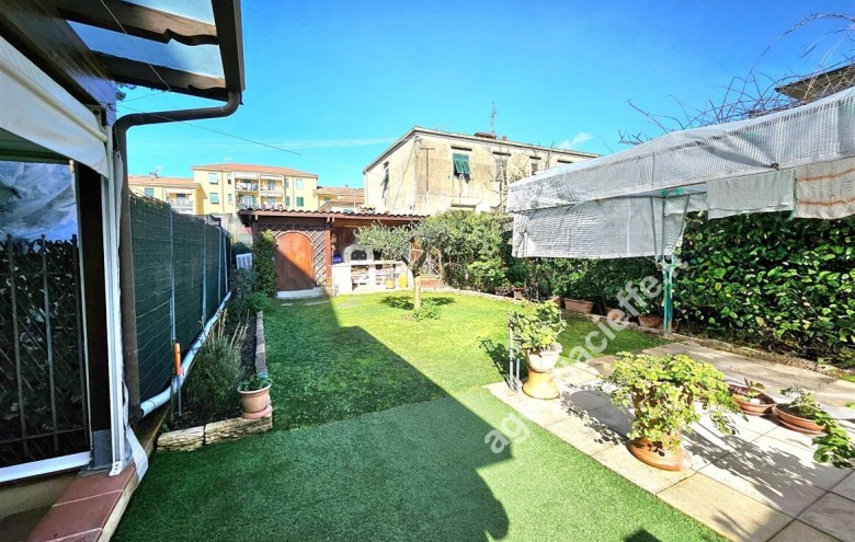 Villetta a schiera in vendita a Massa