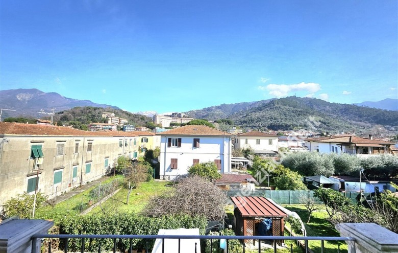 Villetta a schiera in vendita a Massa