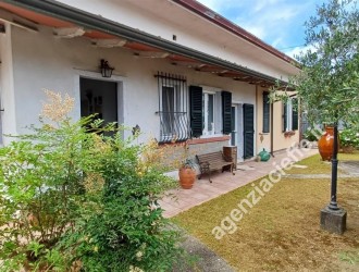 Appartamento in vendita a Marina di Massa