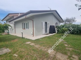 Bifamiliare in vendita a Marina di Massa