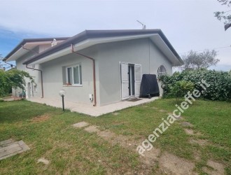 Bifamiliare in vendita a Marina di Massa
