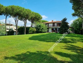 Villa singola in vendita a Marina di Massa