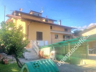 Bifamiliare in vendita a Marina di Massa