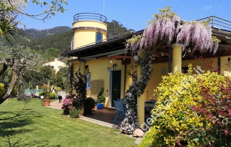 Villa singola in vendita a Montignoso