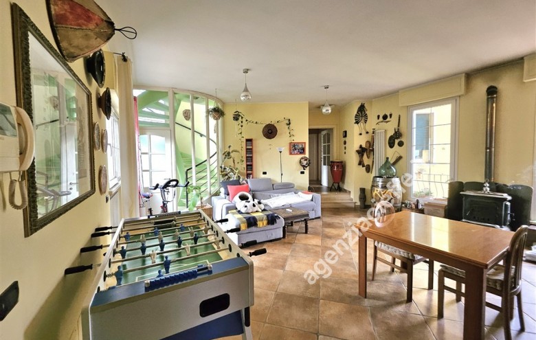 Villa singola in vendita a Montignoso