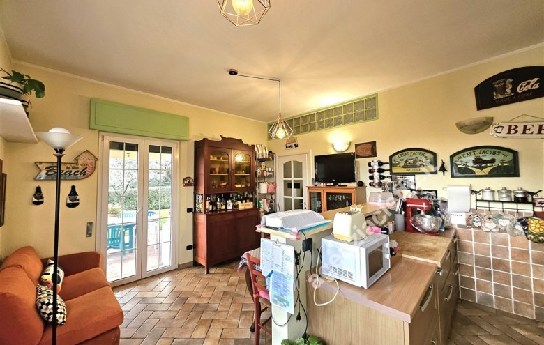 Villa singola in vendita a Montignoso